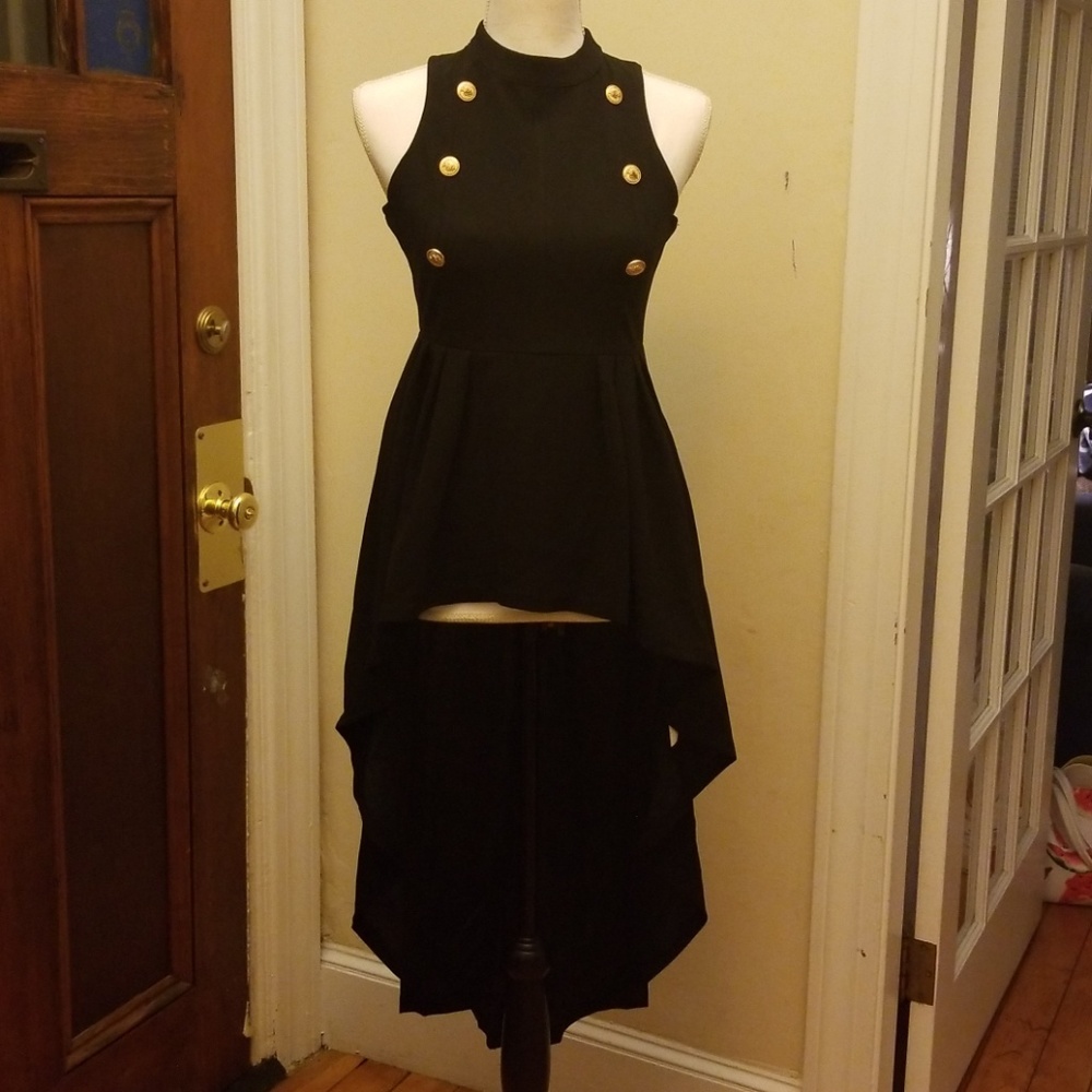 *SZ S LEFT* Double Button Drop Hem Top - Picture 2 of 4